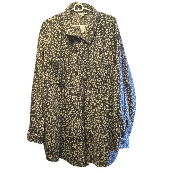Maurices leopard print felt fuzzy button down shirt nwt 4x - Picture 1 of 6